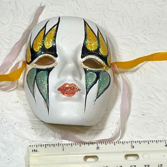 Wall Decor Ceramic Mini Mardi Gras Mask Hand Painted Glitter 3"x4" - Picture 1 of 13